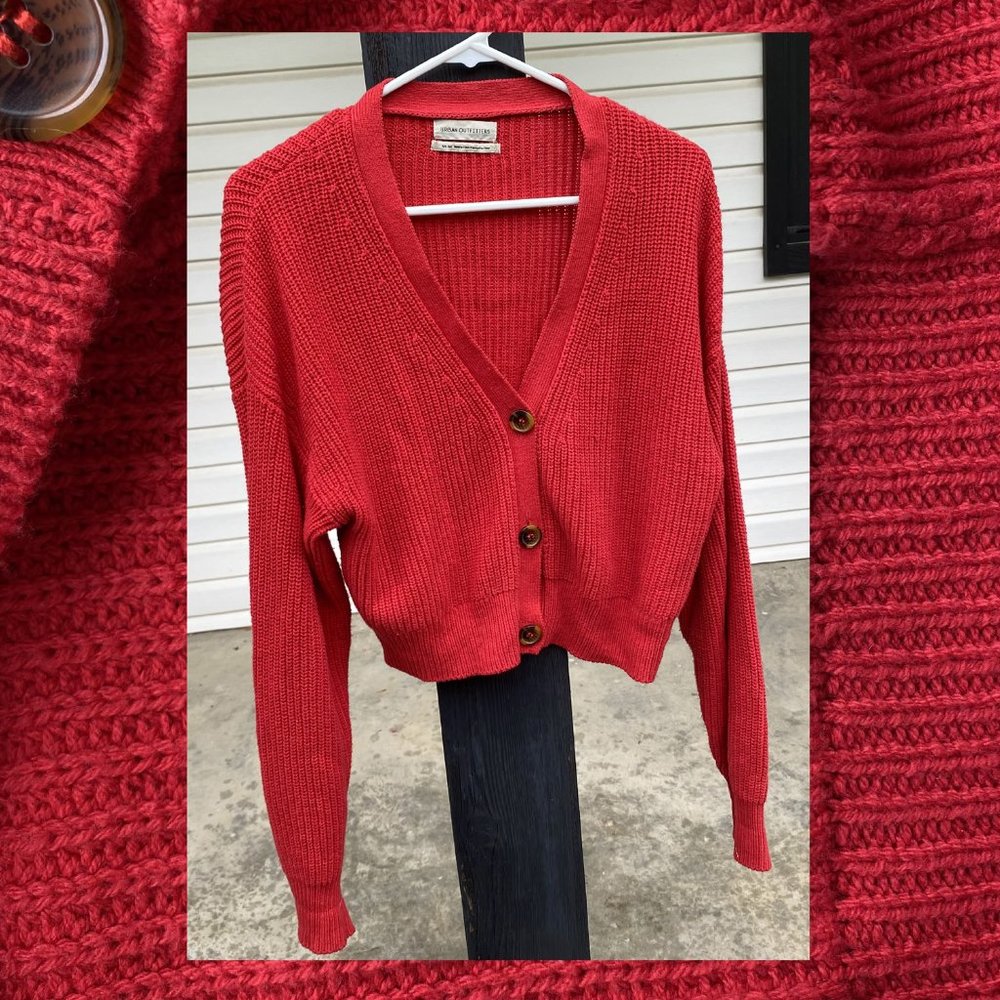 Urban Outfitters Red Cropped Knit Cardigan. Size M